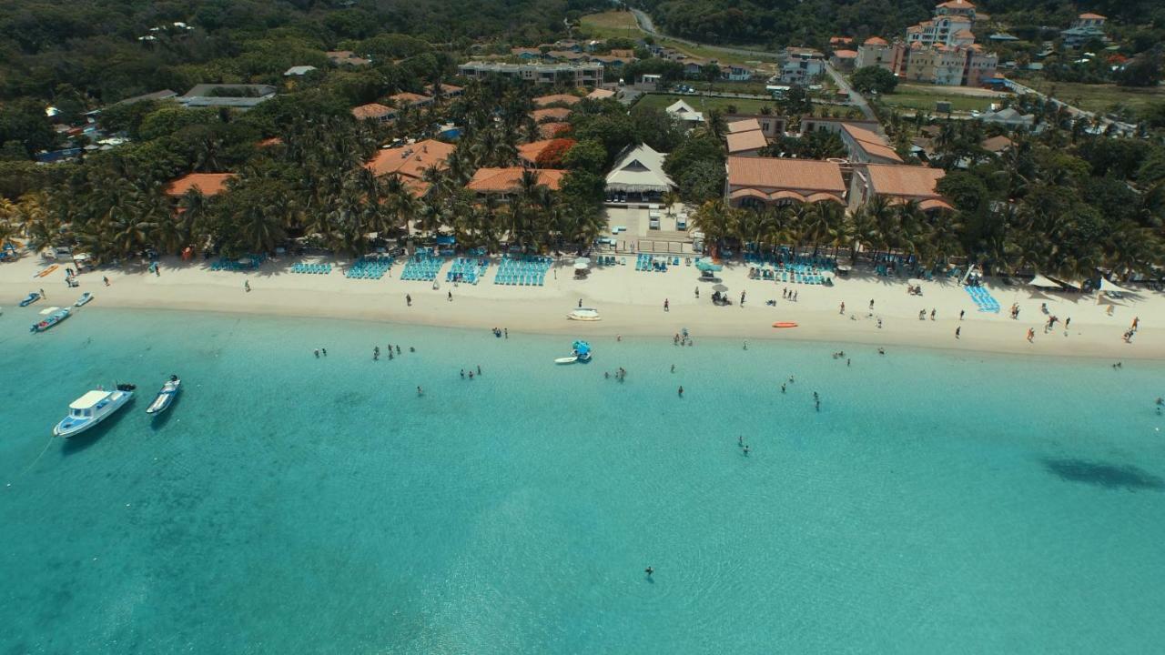 Mayan Princess Beach & Dive Resort Уест Бей Екстериор снимка